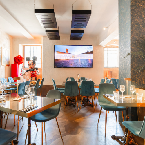 Interni della sala superiore del Ristorante Piano Piano Bologna