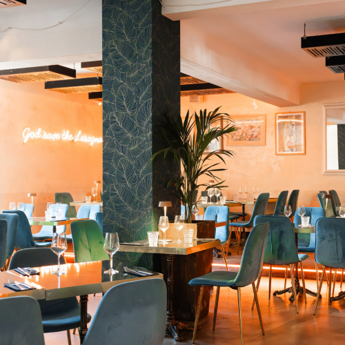Dettaglio della sala superiore del Ristorante Piano Piano Bologna